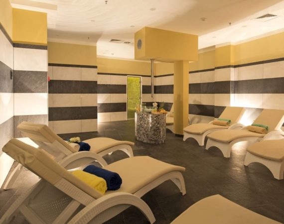 DIEHOLIDAYBUCHT_PICTURES223