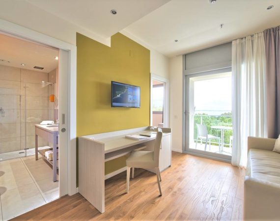 DIEHOLIDAYBUCHT_PICTURES239