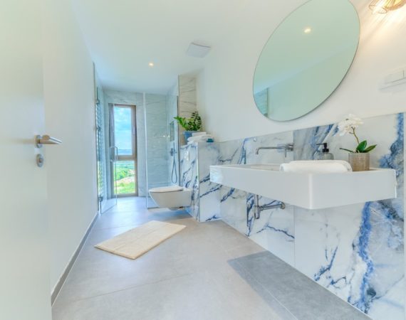 Villa Blue - Bathroom02