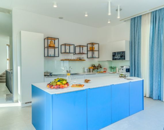 Villa Blue - Kitchen01
