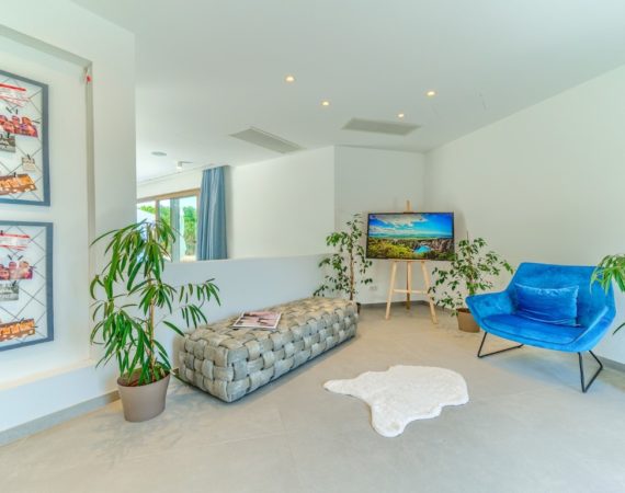 Villa Blue - Living Room04