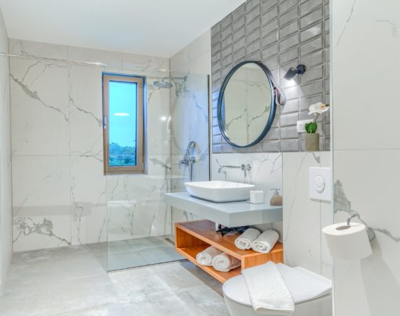 Villa Red - Bathroom01